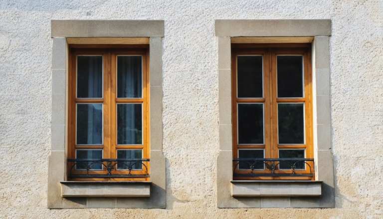 découvrez si l'architecte des bâtiments de france a le pouvoir de choisir le matériau des fenêtres lors de travaux ou de rénovations dans une zone protégée. explications sur ses compétences et les règles à suivre.